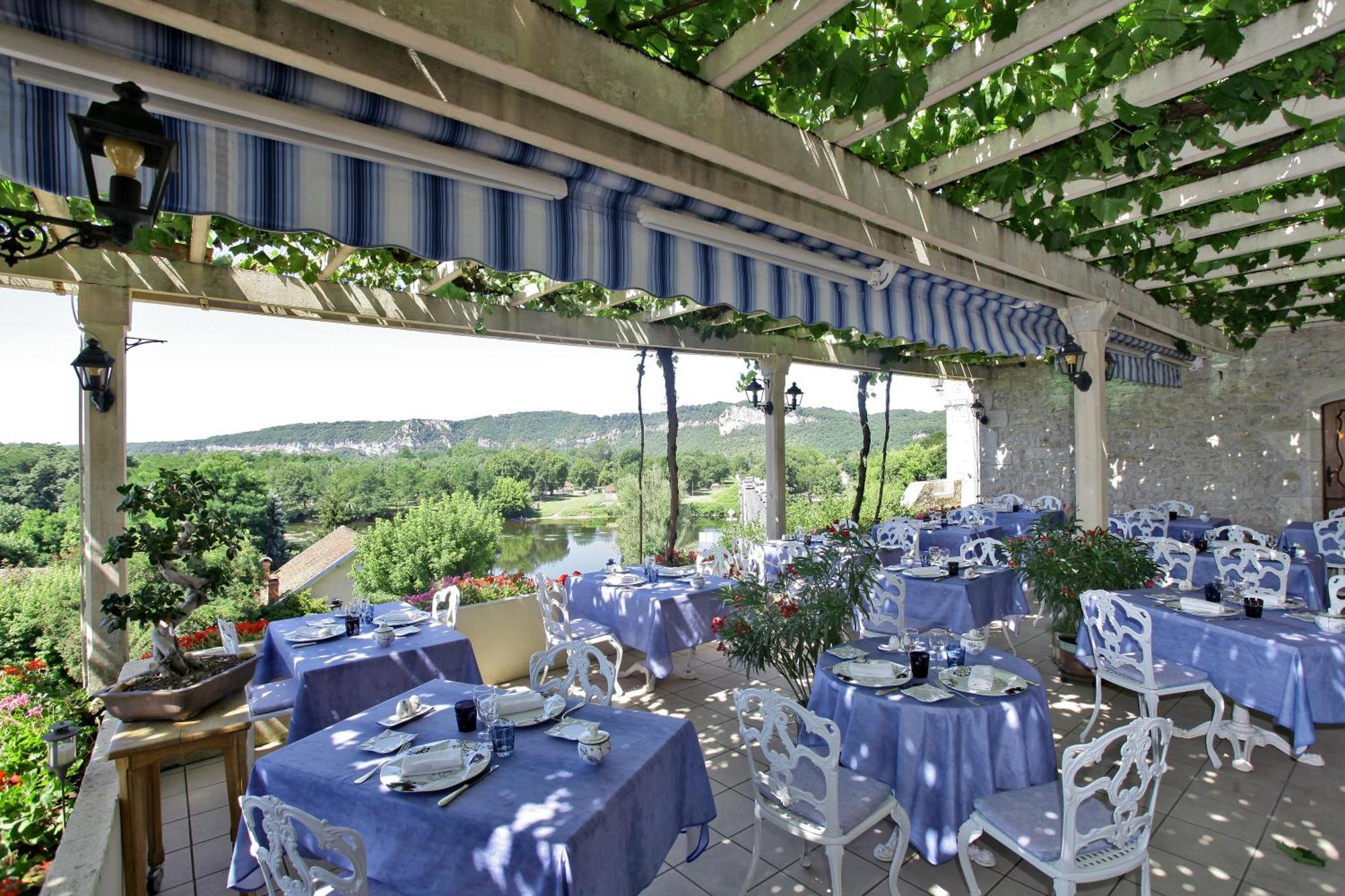 Отель La Terrasse - Teritoria Мейронн Экстерьер фото