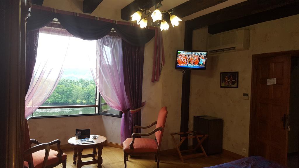 Отель La Terrasse - Teritoria Мейронн Экстерьер фото